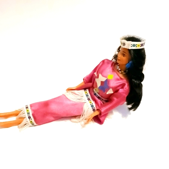 Vintage Native American Barbie Dolls of the World Special Edition 1994 - Picture 2 of 4